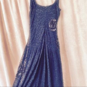 TAHARI beaded dress with beautiful flaw. Halloween perfection. Make offers!